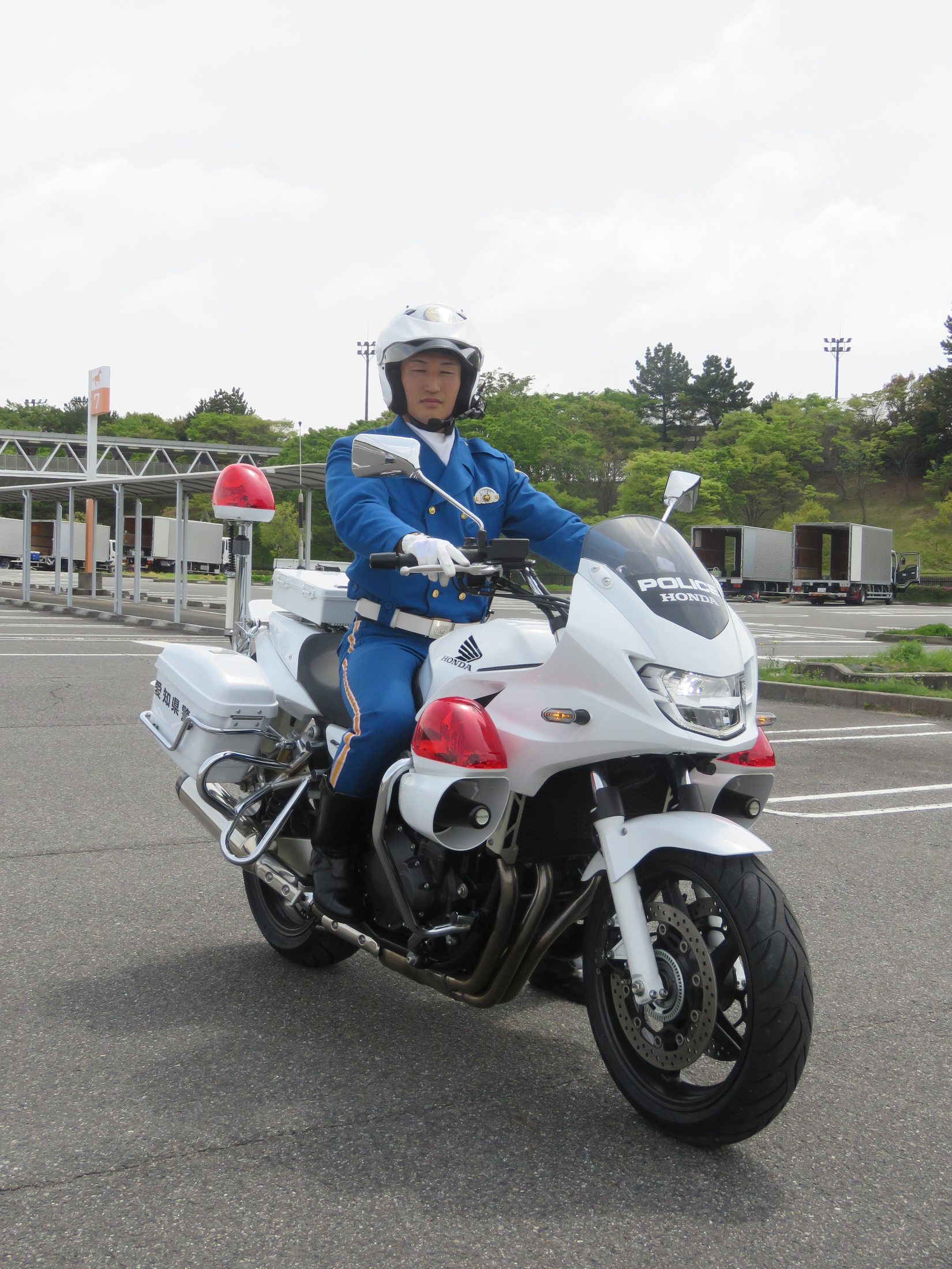 深いバンクのコーナリング