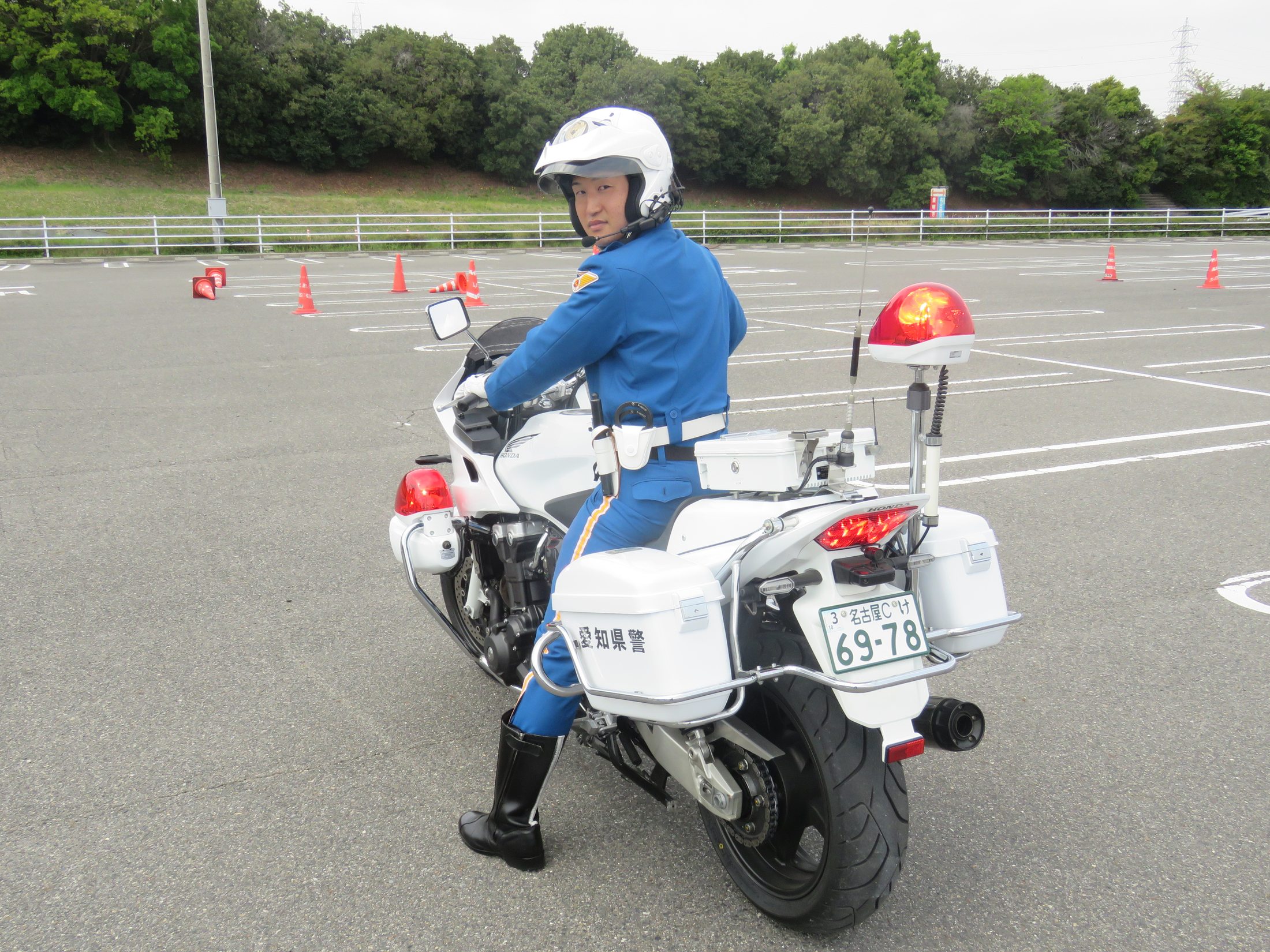 スラローム走行