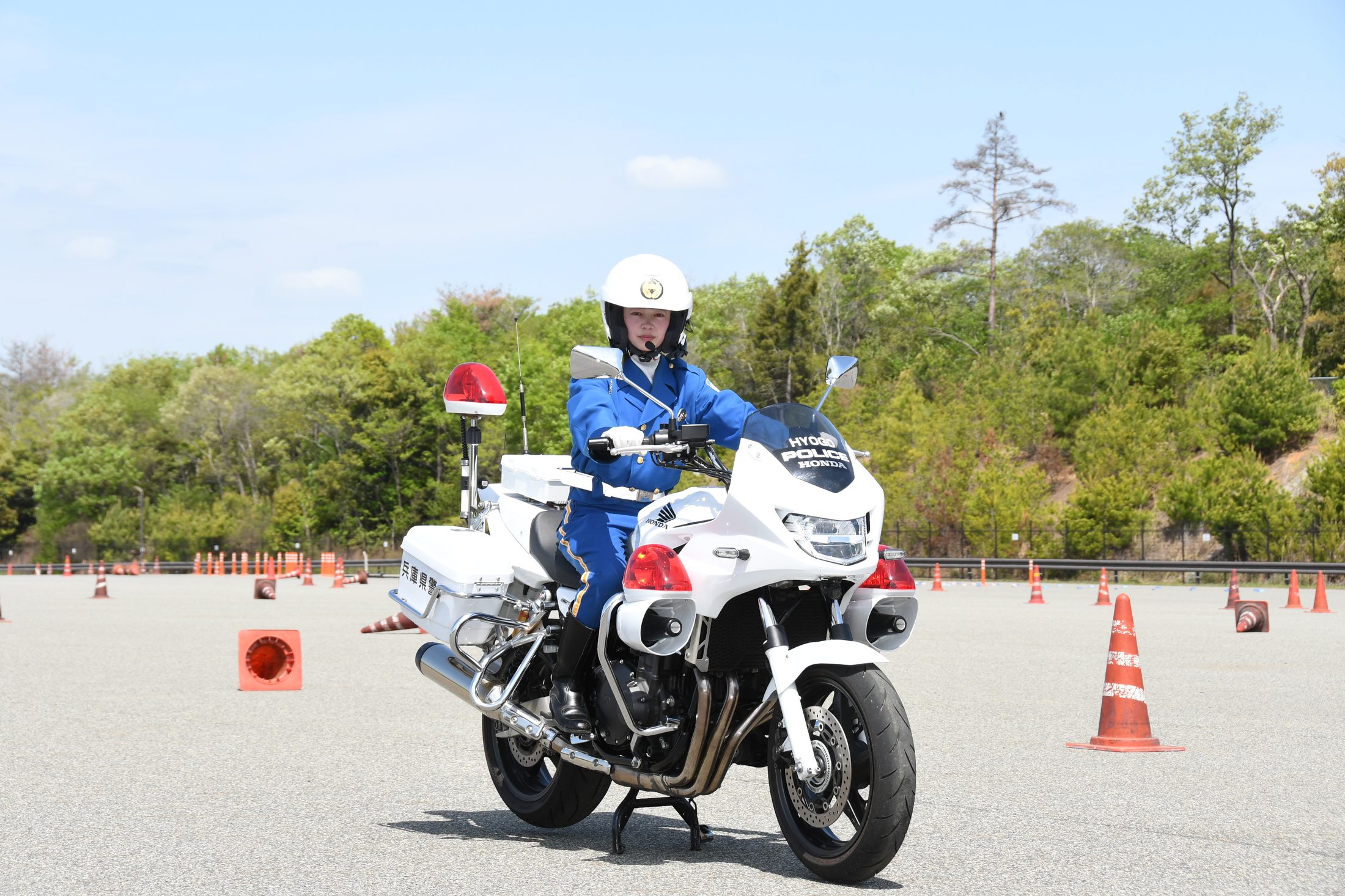 白バイ車両